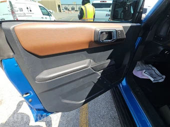 2024 Ford Bronco Outer Banks - miniatura 9