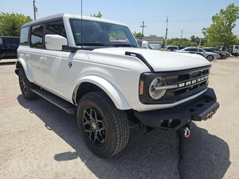 2024 Ford Bronco Outer Banks - miniatura 4