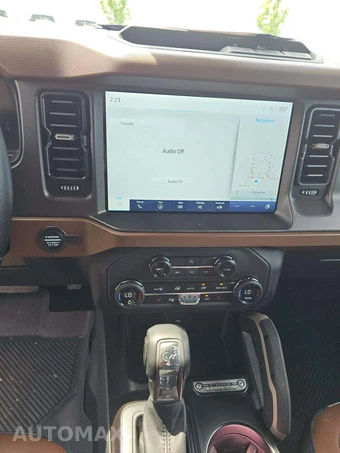 2024 Ford Bronco Outer Banks - miniatura 10