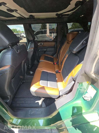 2024 Ford Bronco Outer Banks - miniatura 10