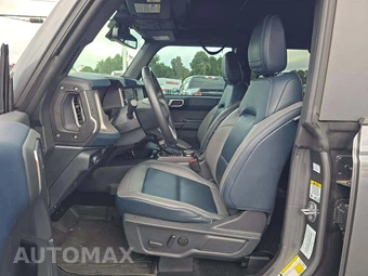 2024 Ford Bronco Outer Banks - miniatura 3