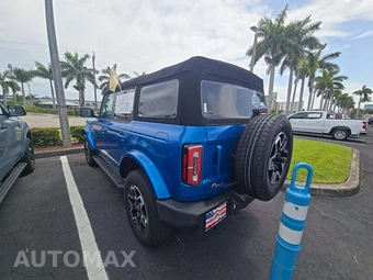 2024 Ford Bronco Outer Banks - miniatura 2