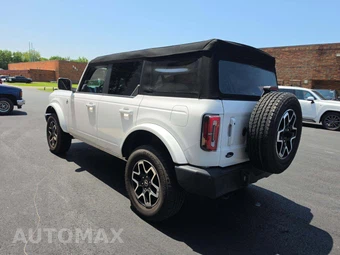 2024 Ford Bronco Outer Banks - miniatura 2