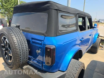 2024 Ford Bronco Outer Banks - miniatura 3
