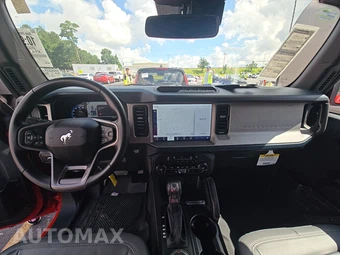 2024 Ford Bronco Outer Banks - miniatura 11