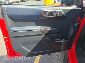 2024 Ford Bronco Outer Banks - miniatura 9