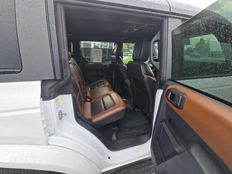 2024 Ford Bronco Outer Banks - miniatura 16