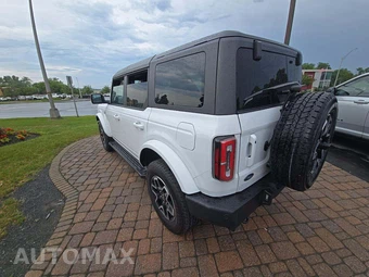 2024 Ford Bronco Outer Banks - miniatura 2