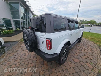 2024 Ford Bronco Outer Banks - miniatura 3