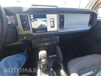 2024 Ford Bronco Outer Banks - miniatura 11