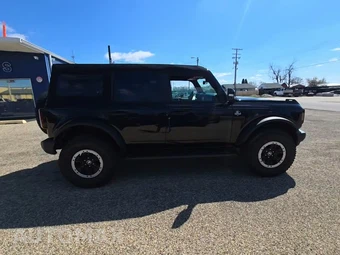 2024 Ford Bronco Outer Banks - miniatura 5