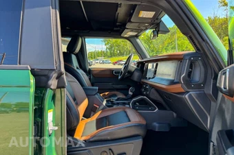 2024 Ford Bronco Outer Banks - miniatura 14