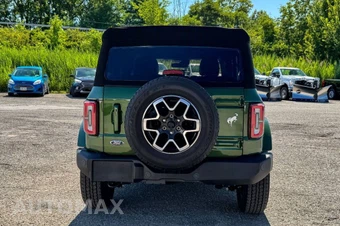 2024 Ford Bronco Outer Banks - miniatura 4