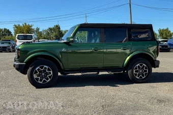 2024 Ford Bronco Outer Banks - miniatura 6