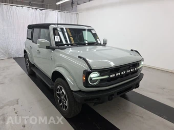 2024 Ford Bronco Outer Banks - miniatura 3