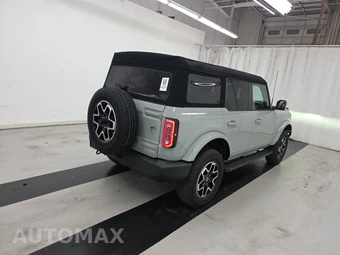 2024 Ford Bronco Outer Banks - miniatura 4