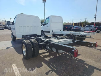 2024 Ford E-450 Cutaway DRW - miniatura 2