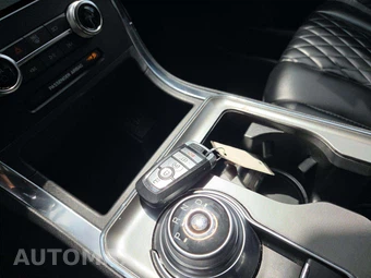 2024 Ford Edge Titanium - miniatura 8
