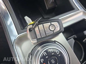 2024 Ford Edge Titanium - miniatura 5