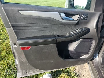 2024 Ford Escape Platinum - miniatura 9