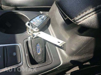 2024 Ford Escape Platinum - miniatura 8