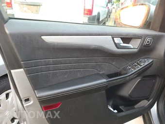 2024 Ford Escape Platinum - miniatura 9