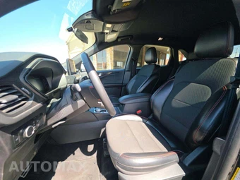 2024 Ford Escape ST-Line - miniatura 3