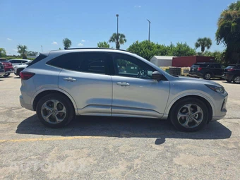 2024 Ford Escape ST-Line - miniatura 4