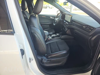 2024 Ford Escape ST-Line – miniatura 14