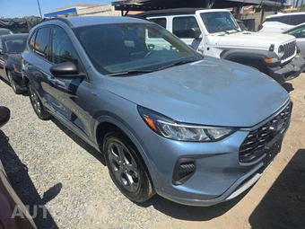 2024 Ford Escape ST-Line - miniatura 4