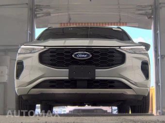 2024 Ford Escape ST-Line - miniatura 3