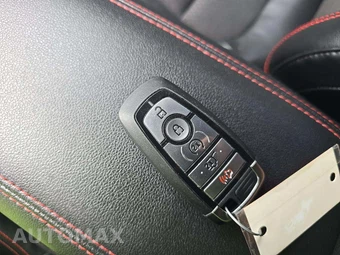 2024 Ford Escape ST-Line - miniatura 5