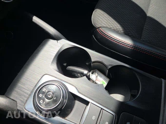 2024 Ford Escape ST-Line – miniatura 8