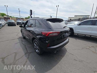 2024 Ford Escape ST-Line – miniatura 2