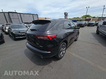 2024 Ford Escape ST-Line – miniatura 3