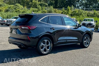 2024 Ford Escape ST-Line - miniatura 3