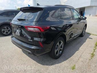 2024 Ford Escape ST-Line - miniatura 3