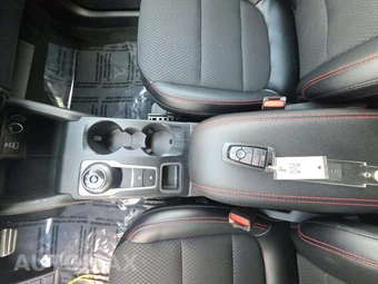 2024 Ford Escape ST-Line - miniatura 8