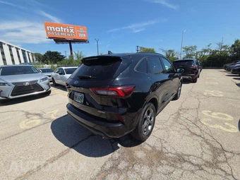 2024 Ford Escape ST-Line – miniatura 3