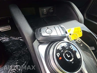 2024 Ford Escape ST-Line - miniatura 8