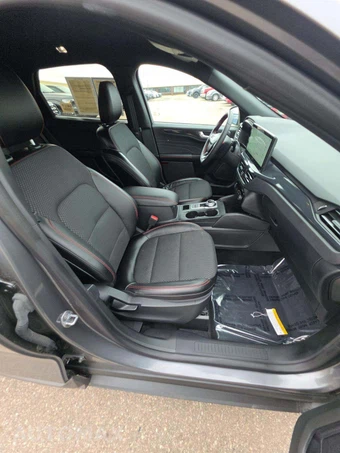 2024 Ford Escape ST-Line - miniatura 15