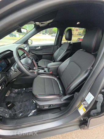 2024 Ford Escape ST-Line - miniatura 3
