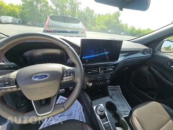 2024 Ford Escape ST-Line – miniatura 11