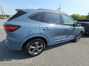 2024 Ford Escape ST-Line – miniatura 4