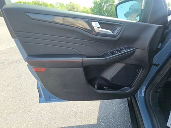 2024 Ford Escape ST-Line – miniatura 9