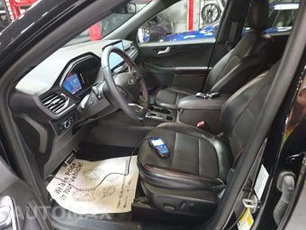 2024 Ford Escape ST-Line - miniatura 6
