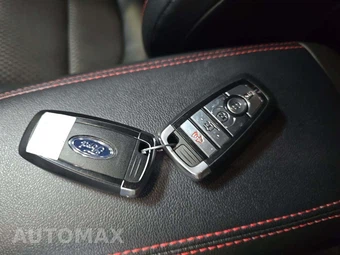 2024 Ford Escape ST-Line - miniatura 8