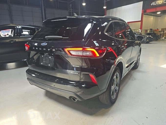 2024 Ford Escape ST-Line - miniatura 3