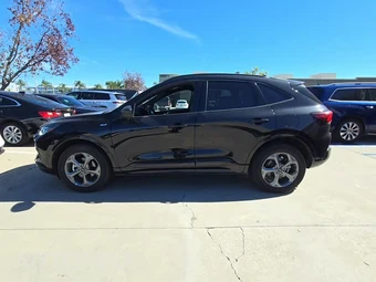 2024 Ford Escape ST-Line - miniatura 3