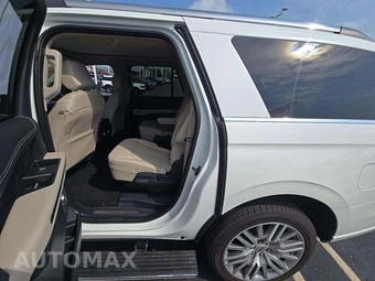2024 Ford Expedition MAX Platinum - miniatura 13